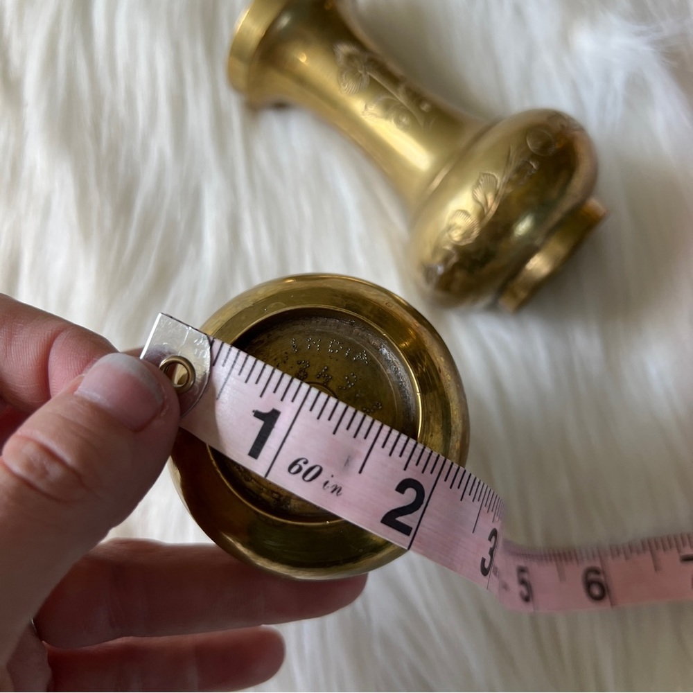 Vintage Ornate Carved Brass Matching Vases Made In India Mid Century - Picture 10 of 10